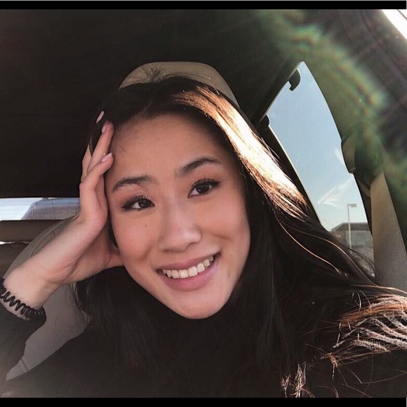 Meet your Posher, Chloe - Picture 1 of 1